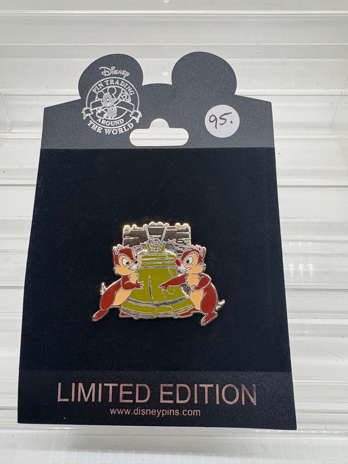Disney Pin Chip An Dale Liberty Bell Monument Series