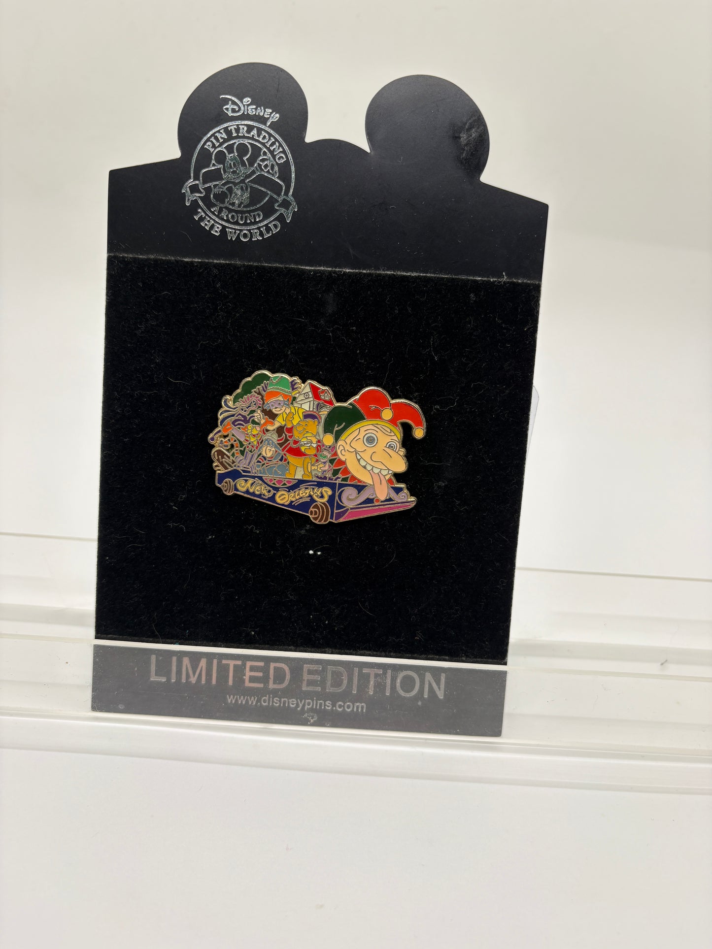 Mardi Gras Float Pooh Eeyore Christopher Tigger Piglet