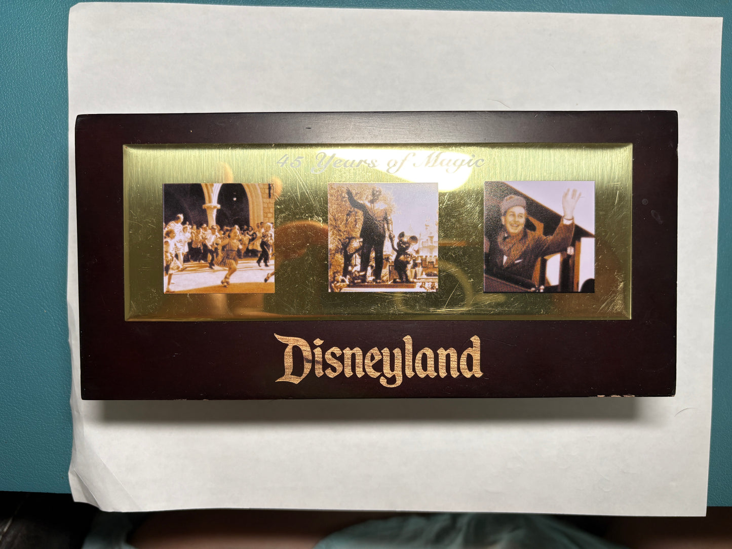 Disneyland 45th Anniversary Box Set Mickey Train Mickey Watch Ticket Partners Statue