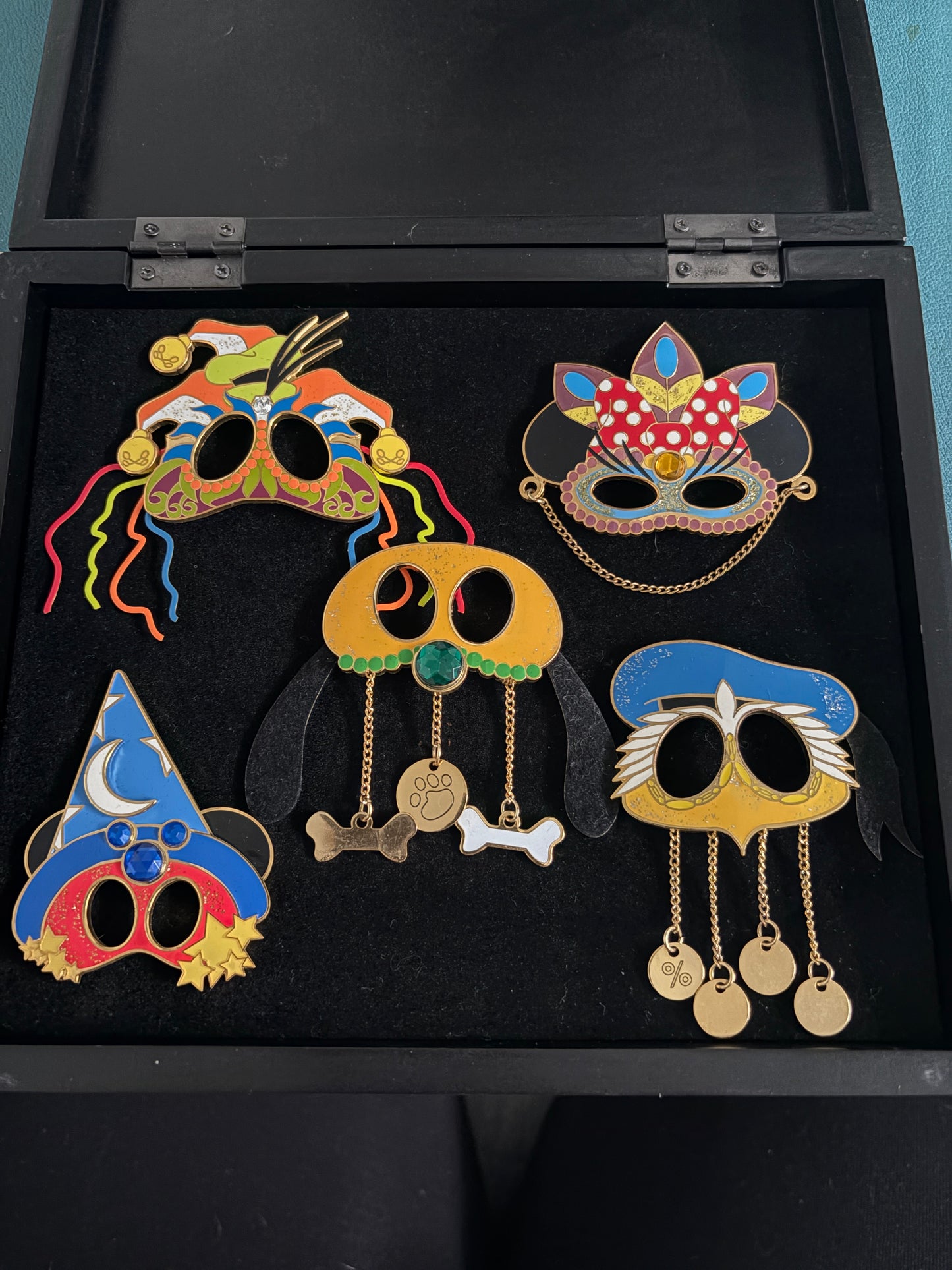 Character Mask Pin Box Set